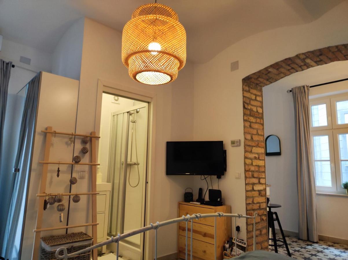 Studio Apartment Frano Zagreb Exteriör bild